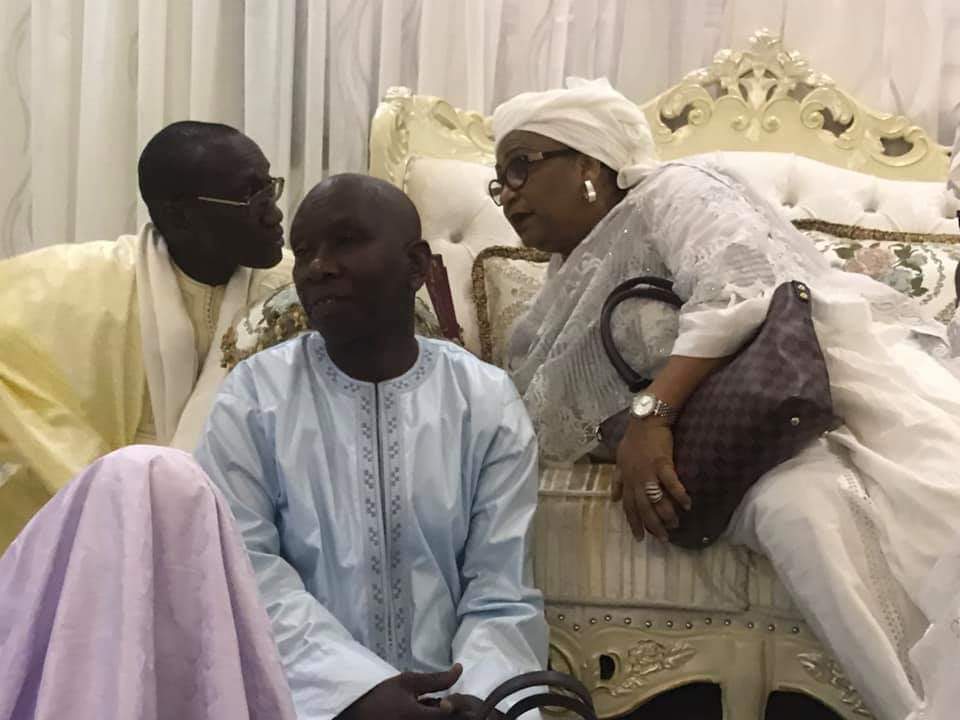  Une délégation de la ville de Dakar, conduite par Mme le Maire Soham El Wardini, chez le khalif Serigne Mountakha