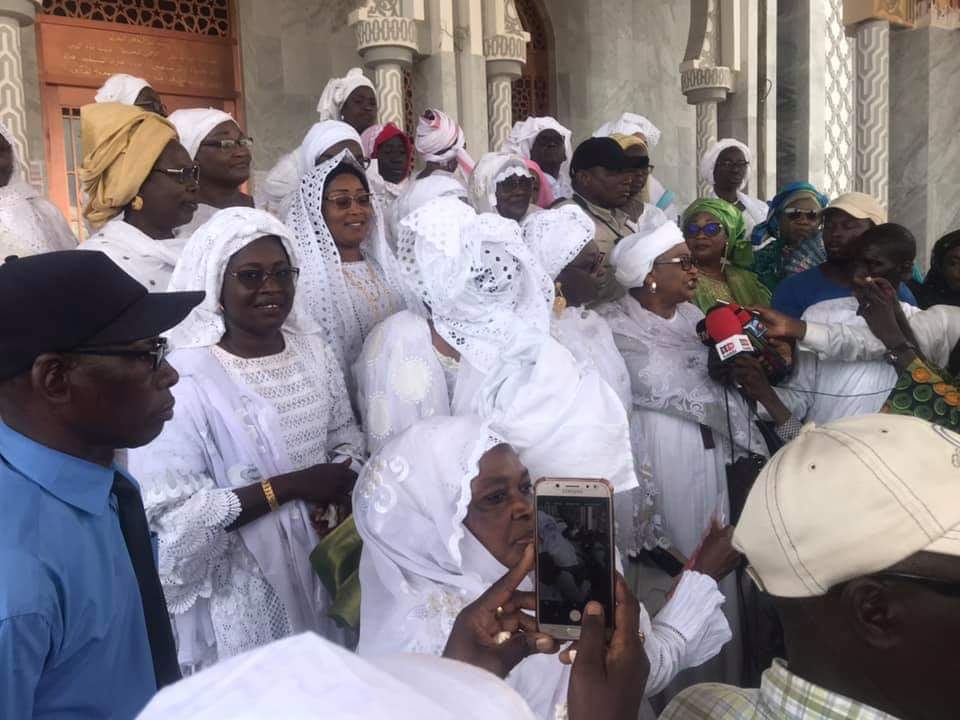  Une délégation de la ville de Dakar, conduite par Mme le Maire Soham El Wardini, chez le khalif Serigne Mountakha