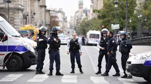 Attaque à la préfecture de police de Paris : le parquet national antiterroriste saisi