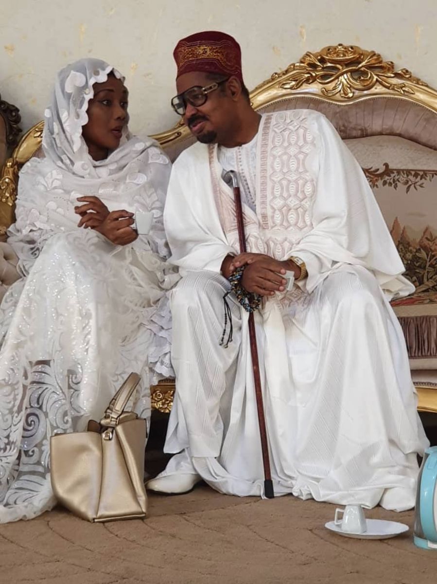 [Photos-Vidéo] Pour prouver son mariage, Ahmed Khalifa Niass dévoile ses photos avec…