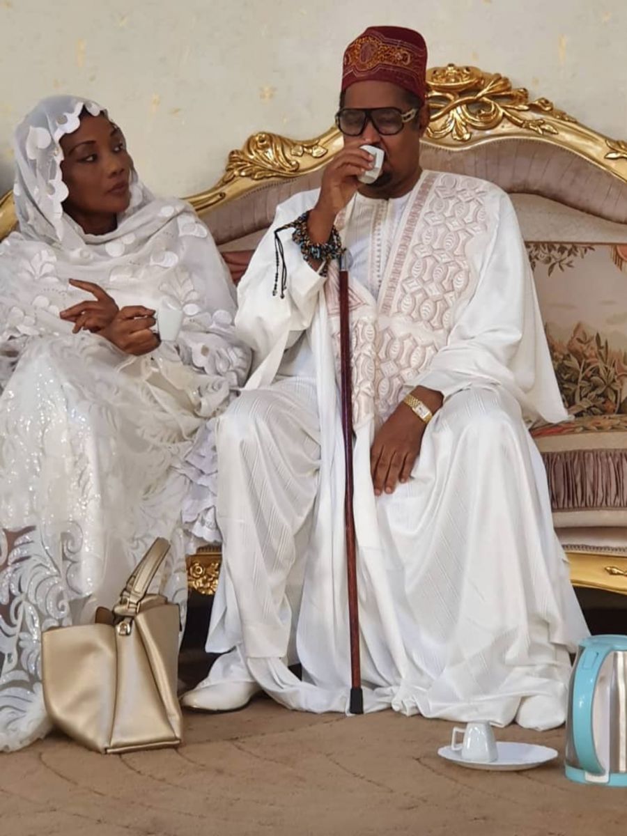 Incroyable, mais vrai!  Le "mollah" Ahmed Khalifa Niass a... cinq épouses ! (EXCLUSIVITÉ DAKARPOSTE)