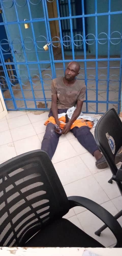 Photos): Un faux policier arrêté sur l’axe Mbour/Sandiara