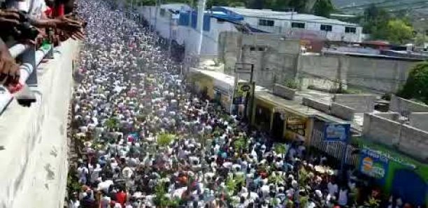 Marche contre le 3e mandat de Condé : Méga-marée humaine à Conakry Marche contre le 3e mandat de Condé : Méga-marée humaine à Conakry