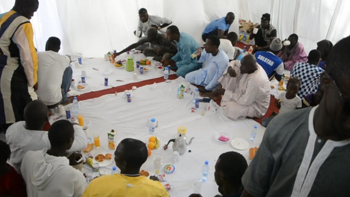 Madinatoul Salam : Les journalistes personae non grata chez Sokhna Aïda... Serigne Saliou Thioune les traitent comme des rois. Madinatoul Salam : Les journalistes personae non grata chez Sokhna Aïda... Serigne Saliou Thioune les traitent comme des rois.