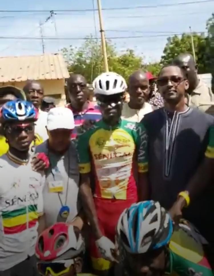 Le Directeur des Domaines, Mame Boye Diao, vole au secours des cyclistes Sénégalais