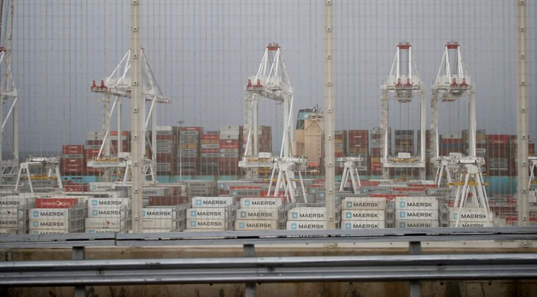 Avant de faire cap sur Dakar, le Pr Macky Sall a visité le  Port de TANGER