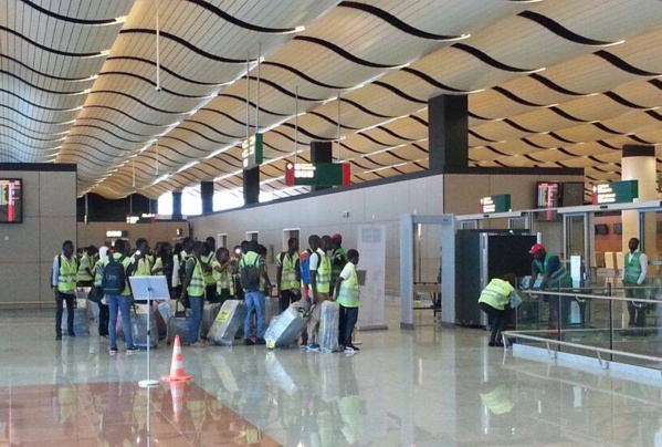 Marché de la mise en place d'un système intégré de sûreté de l'aviation civile : un gré à gré en gestation entre la HAAS et CCDOC fait grincer des dents à l'AIBD. Marché de la mise en place d'un système intégré de sûreté de l'aviation civile : un gré à gré en gestation entre la HAAS et CCDOC fait grincer des dents à l'AIBD.