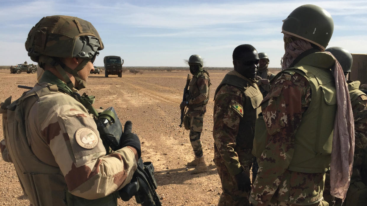 Au Mali, les corps de 13 soldats découverts après une attaque jihadiste Au Mali, les corps de 13 soldats découverts après une attaque jihadiste
