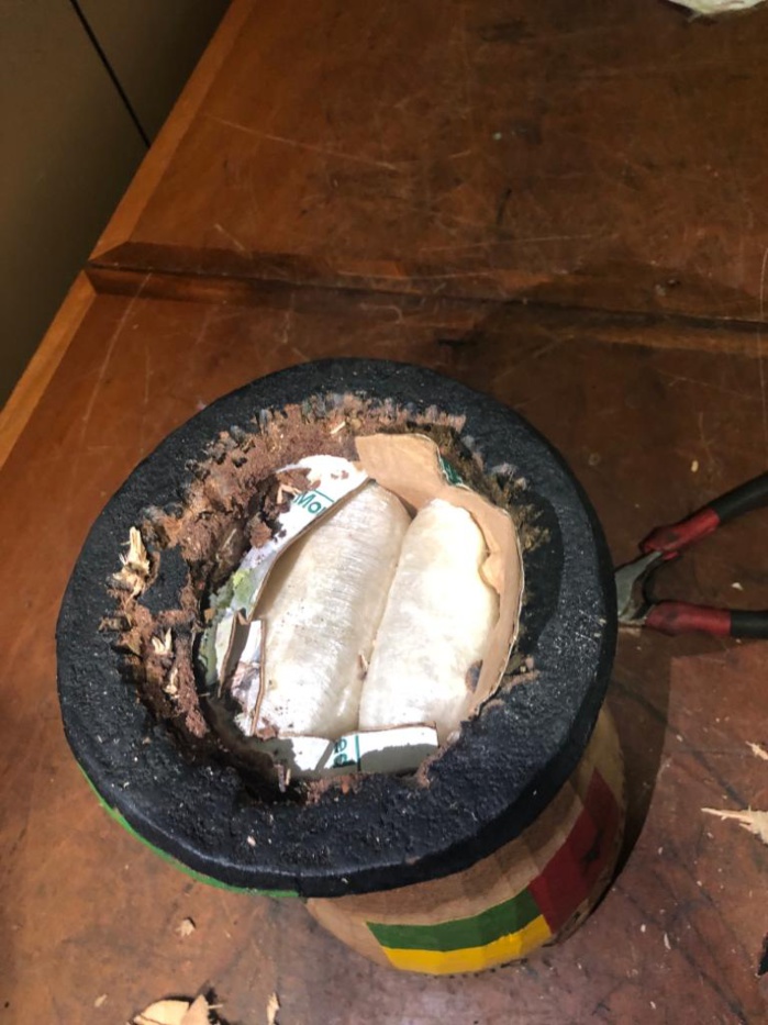 LUTTE CONTRE LE TRAFIC INTERNATIONAL DE DROGUE : La Douane a saisi de la cocaïne à l’AIBD et intercepté près de 600 kg de chanvre indien à l’intérieur du pays en 5 jours. LUTTE CONTRE LE TRAFIC INTERNATIONAL DE DROGUE : La Douane a saisi de la cocaïne à l’AIBD et intercepté près de 600 kg de chanvre indien à l’intérieur du pays en 5 jours.