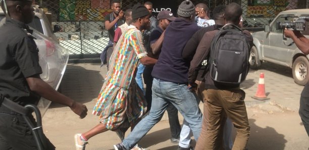 "Policiers déguisés en Baye Fall" : Fadel Barro demande aux Mourides de porter plainte