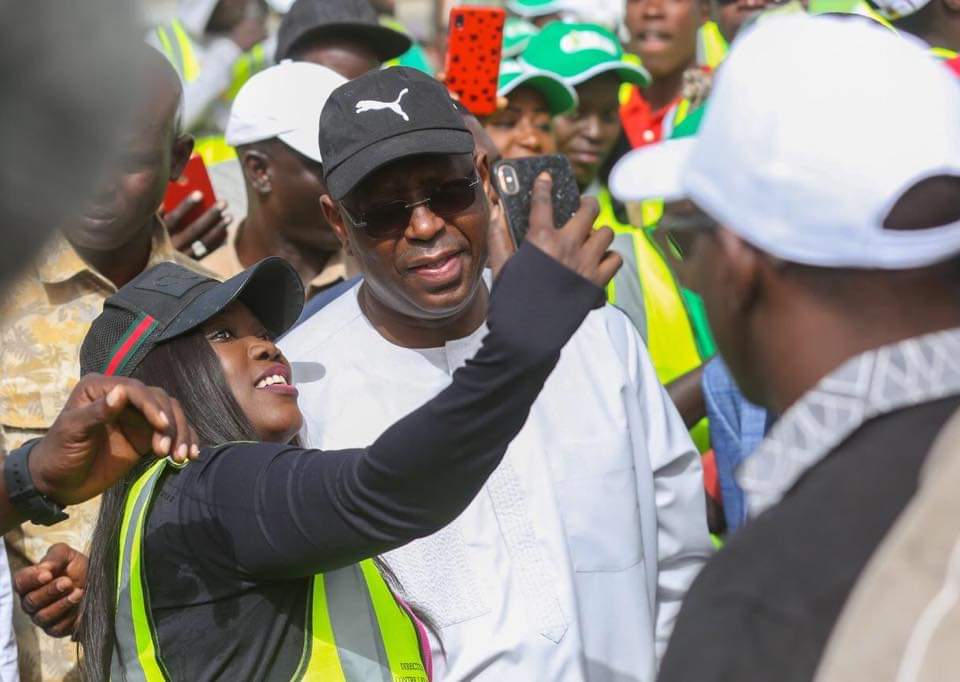 "Cleaning day"- Après avoir donné le ton, le couple Présidentiel du Sénégal a été la grande attraction (images exclusives)