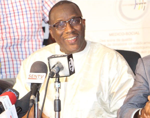 Rencontre du ministre de l'enseignement supérieur avec des délégations des universités de Ziguinchor et de Bambey: Dr Cheikh Oumar Anne assure et rassure Rencontre du ministre de l'enseignement supérieur avec des délégations des universités de Ziguinchor et de Bambey: Dr Cheikh Oumar Anne assure et rassure