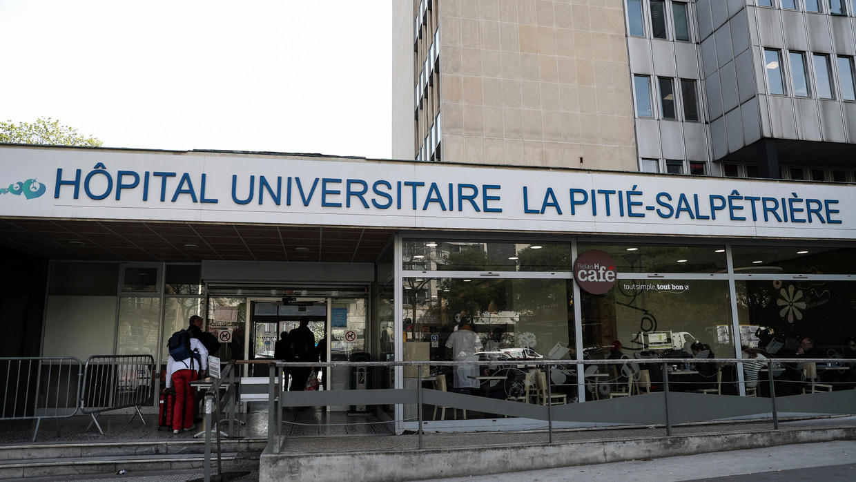 Coronavirus : un premier mort français parmi trois nouveaux cas confirmés dans l'Hexagone