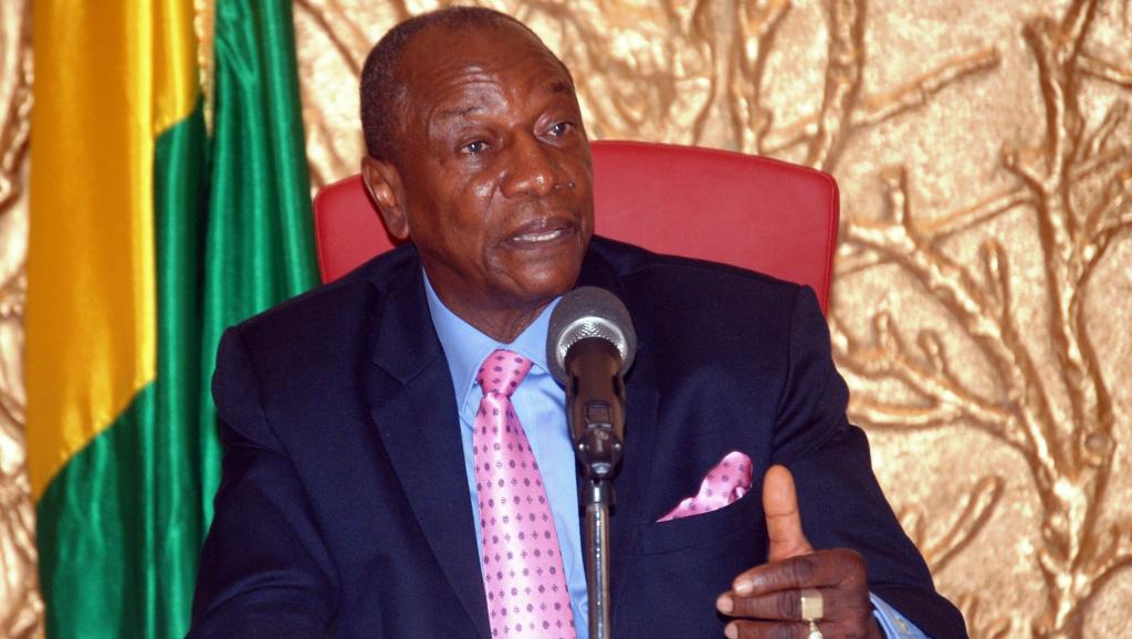 Guinée: le double scrutin est reporté, annonce le président Alpha Condé