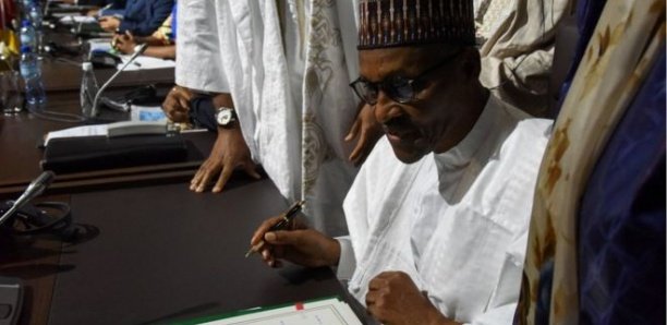 Coronavirus : Le président nigérian ordonne le confinement total à Abuja et Lagos