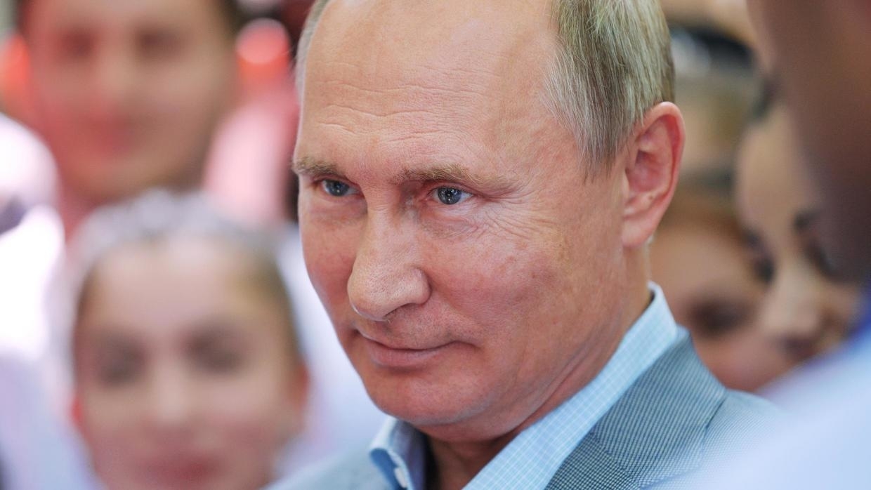 Vladimir Poutine déclare le mois d'avril chômé et rémunéré