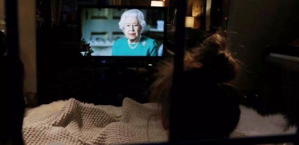 Coronavirus : Elisabeth II demande aux Britanniques de se montrer à la hauteur du défi
