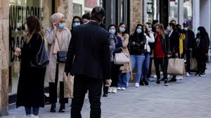 Déconfinement: une partie de l'Europe redécouvre le plaisir du shopping