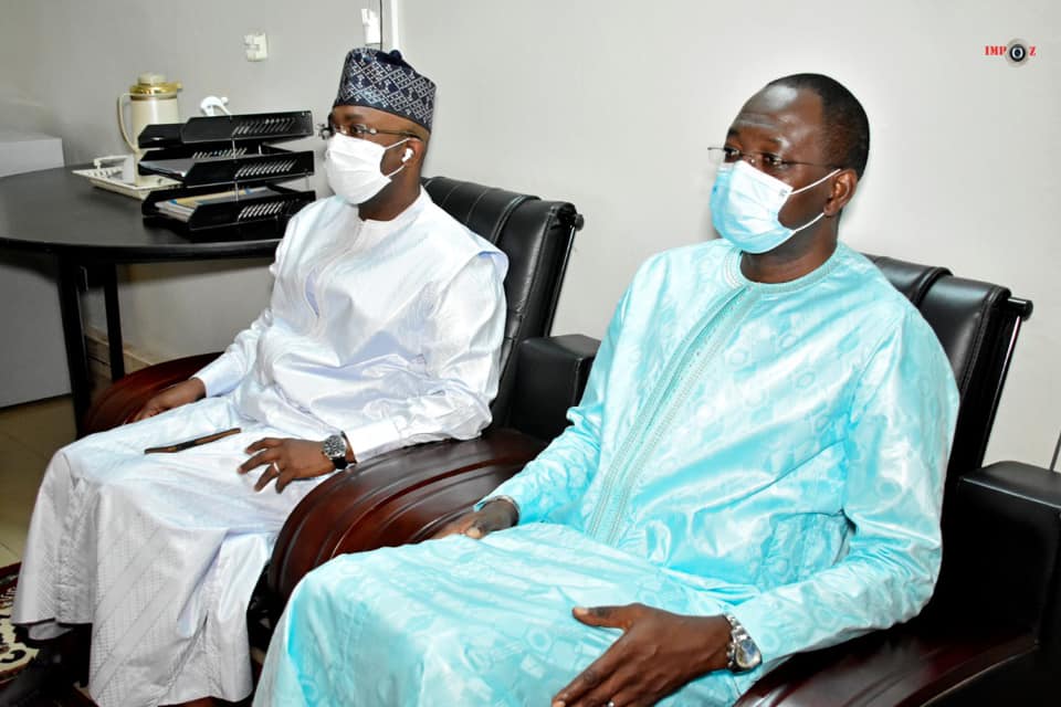 Retour dans les classes: Cheikh Tidiane Bâ en action.. Retour dans les classes: Cheikh Tidiane Bâ en action..