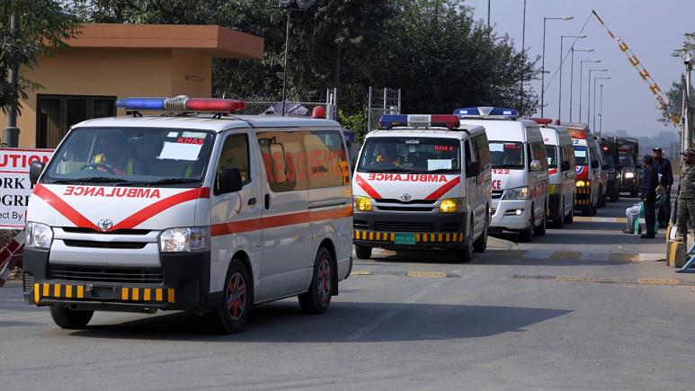 Catastrophe au Pakistan : un avion de ligne s'écrase sur des habitations avec 107 personnes à bord