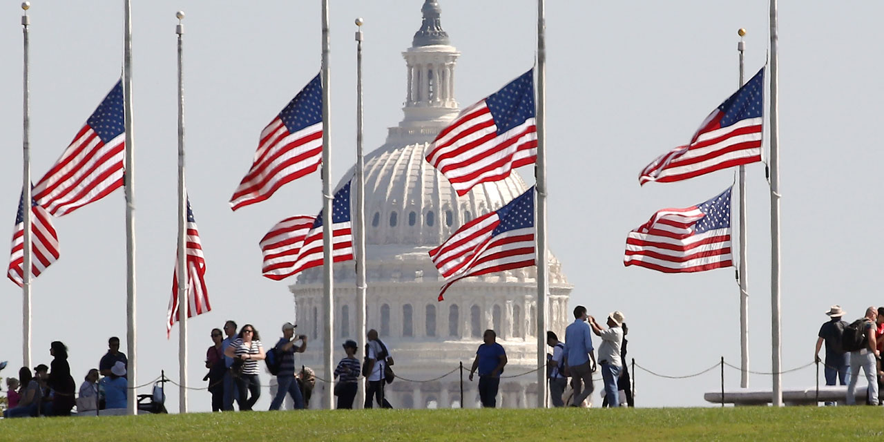 DRAPEAU EN BERNE : LES ÉTATS-UNIS PLEURENT LEURS 100 MILLE MORTS