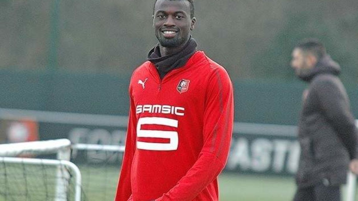 MBAYE NIANG ENCORE PLUS PRÈS DE L’OM, MALGRÉ RENNES
