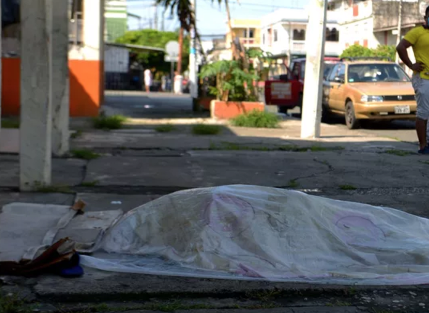 Liberté 6 : Un homme meurt dans la rue