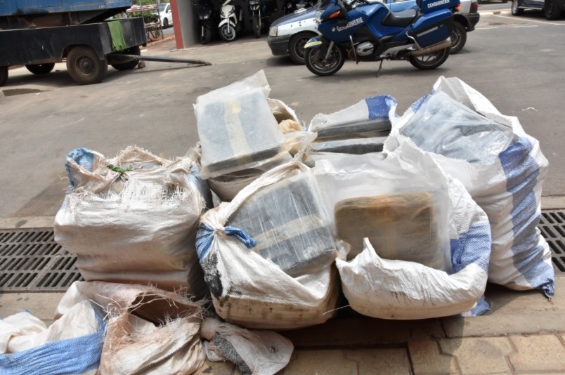 Péage de Toglou : La gendarmerie saisit 240 kg de drogue à bord de 3 véhicules