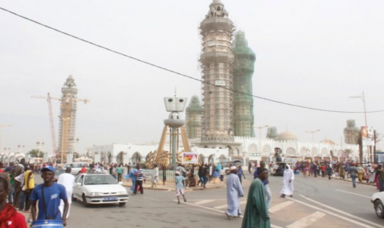 TOUBA : D’IMPORTANTS MOYENS FINANCIERS ET LOGISTIQUES MOBILISÉS POUR ASSAINIR LA VILLE TOUBA : D’IMPORTANTS MOYENS FINANCIERS ET LOGISTIQUES MOBILISÉS POUR ASSAINIR LA VILLE