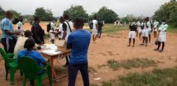 Mbour : Un professeur d'EPS abuse d'une centaine d'enfants, son beau-frère politicien cherche à étouffer l'affaire Mbour : Un professeur d'EPS abuse d'une centaine d'enfants, son beau-frère politicien cherche à étouffer l'affaire