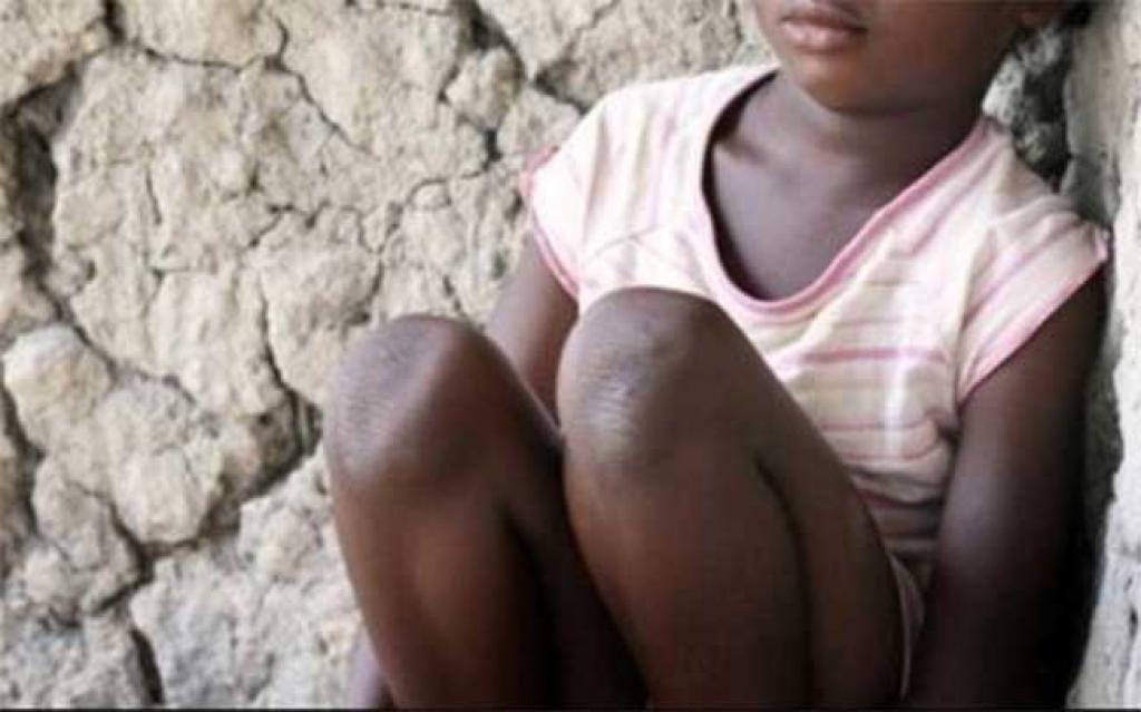 UN DIRECTEUR D’ÉCOLE POURSUIVI POUR DÉTOURNEMENT DE MINEURE