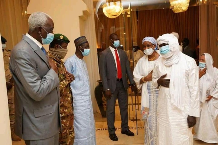 Mali : Les ex-otages reçus par le Président de la Transition.