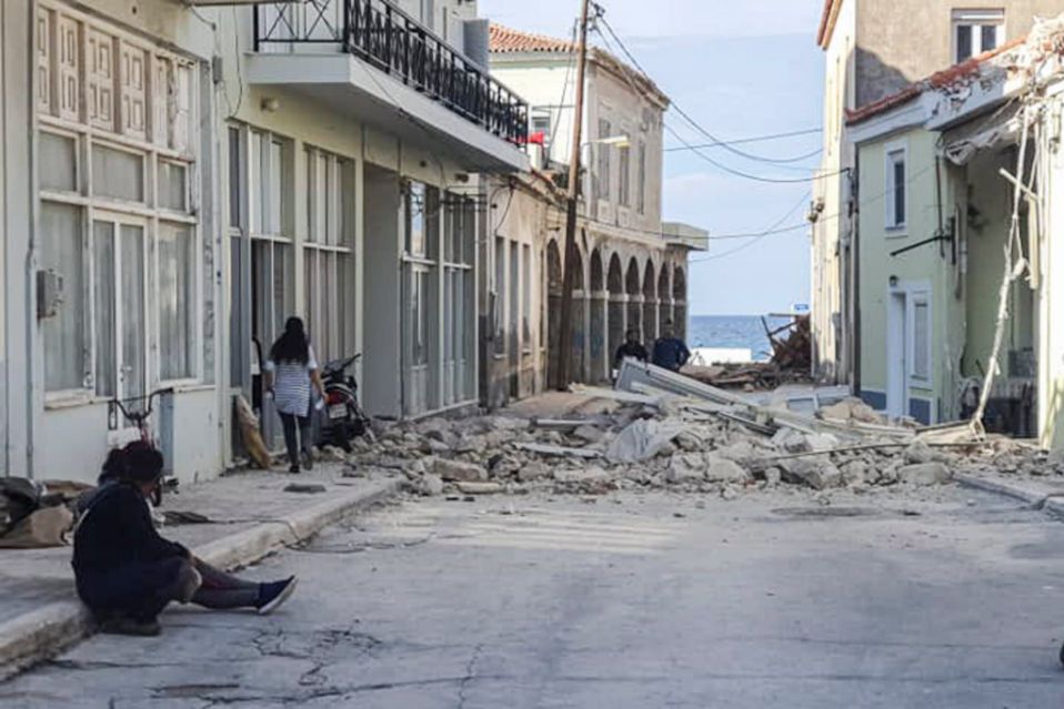 Un séisme frappe la Turquie et la Grèce, les deux pays promettent de s'aider mutuellement