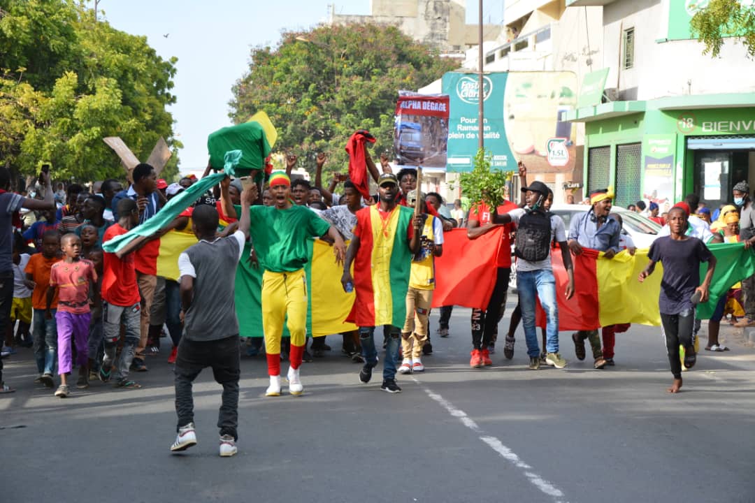 Arrêt sur image- Marche contre le Pr Condé- La démonstration de force des ressortissants Guinéens à Dakar