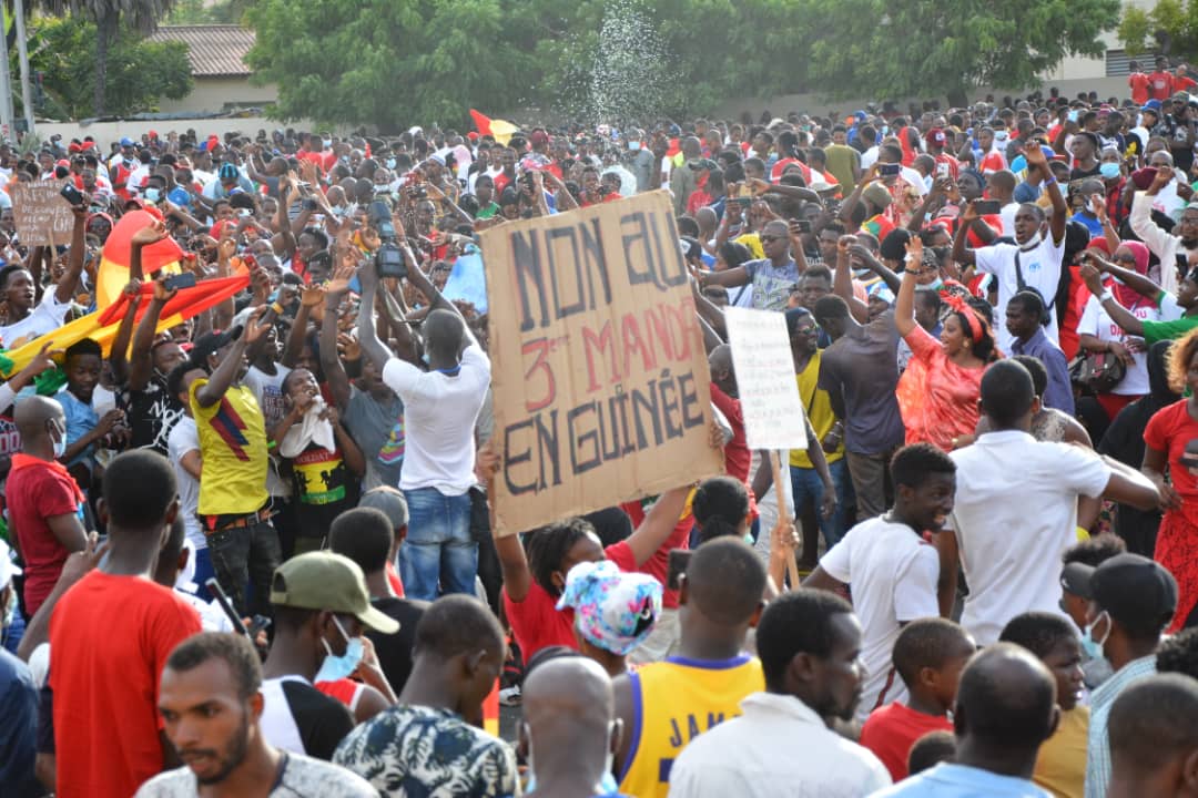 Arrêt sur image- Marche contre le Pr Condé- La démonstration de force des ressortissants Guinéens à Dakar