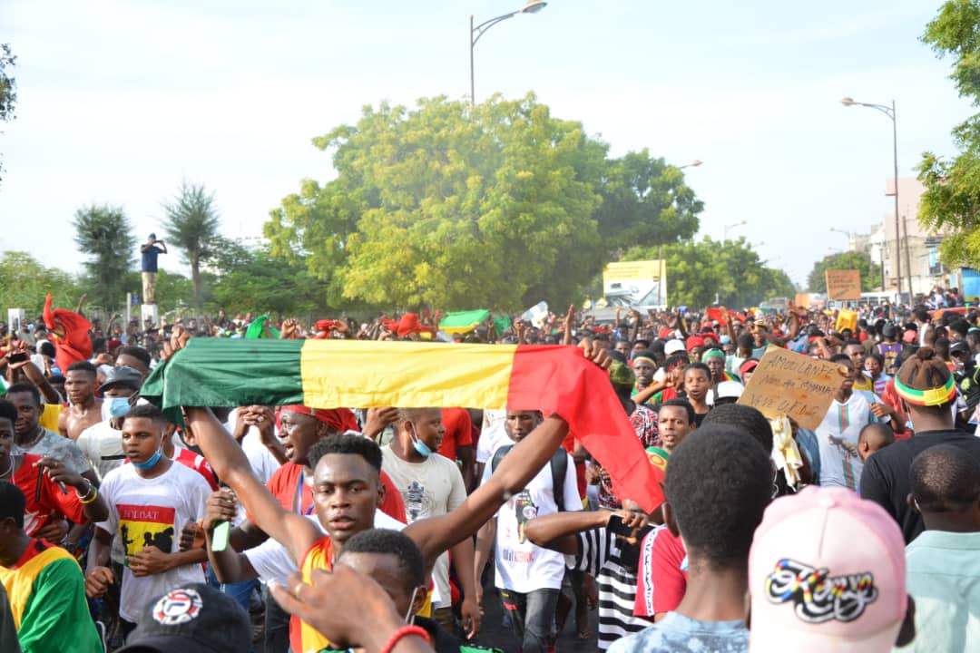 Arrêt sur image- Marche contre le Pr Condé- La démonstration de force des ressortissants Guinéens à Dakar