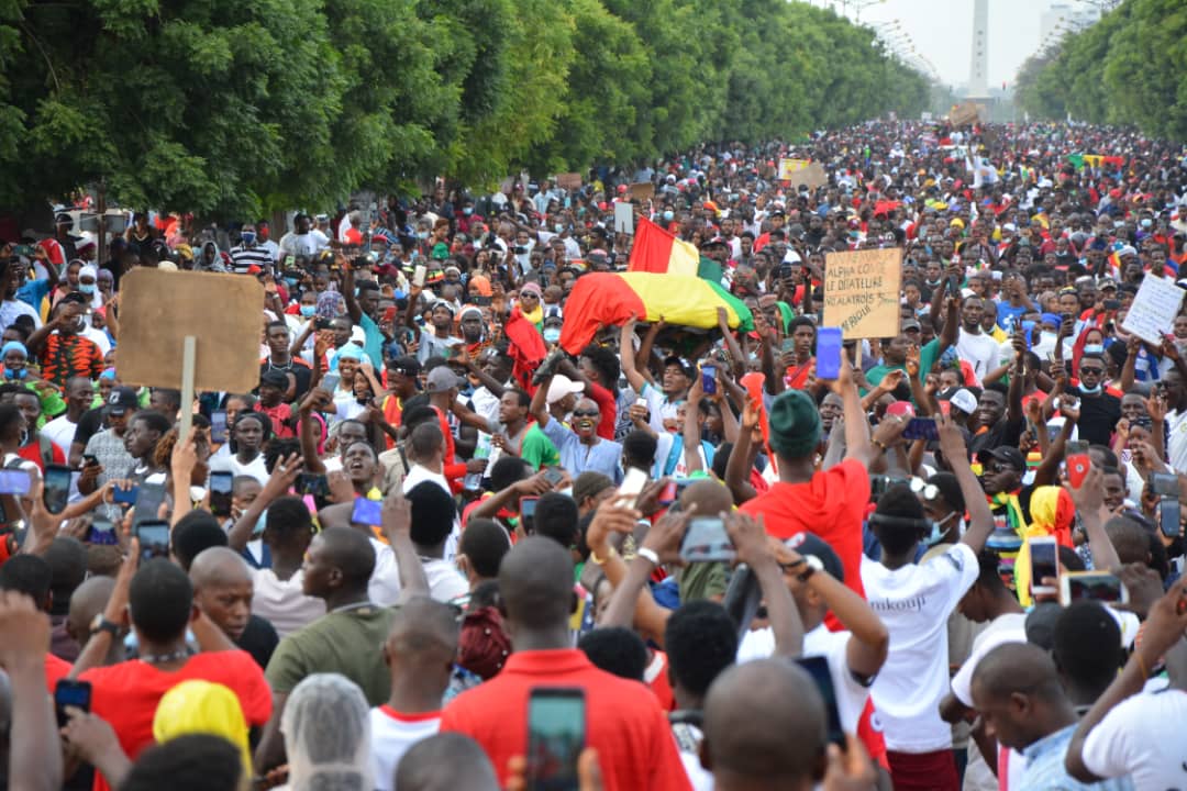 Arrêt sur image- Marche contre le Pr Condé- La démonstration de force des ressortissants Guinéens à Dakar