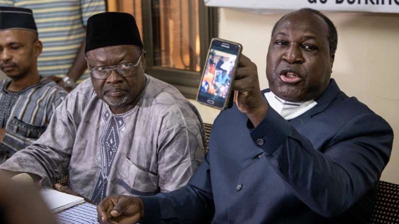 L'opposant burkinabè Zephirin Diabré avait déjà affirmé, à la veille de l'élection, qu'une "fraude massive" était en préparation. Il dit présenter comme preuve une photo sur son téléphone portable, le 21 novembre, à Ouagadougou.