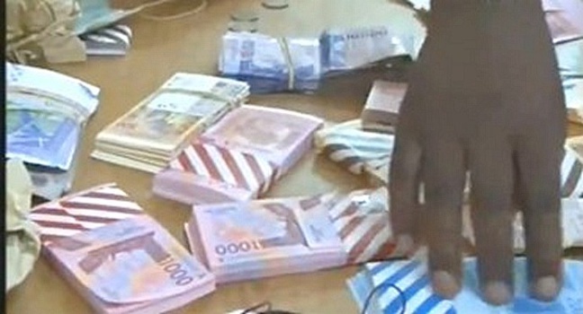 Saisie de 2 milliards d’euros de faux billets : Un peu plus sur l’affaire, le cerveau, S. S. Mbacké et les 2 célèbres commerçantes