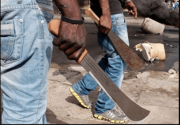 Koungheul : Une bagarre éclate à Guinth Pathé entre cultivateur et transhumant (éleveur)...Le chef de village de Minal arrêté par la gendarmerie avant d'être libéré pour avoir refusé de vendre de l'eau aux éleveurs nomades.