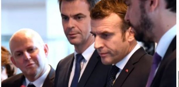 “Tiens bon, on les aura ces connards”: le SMS “très cash” d’Emmanuel Macron