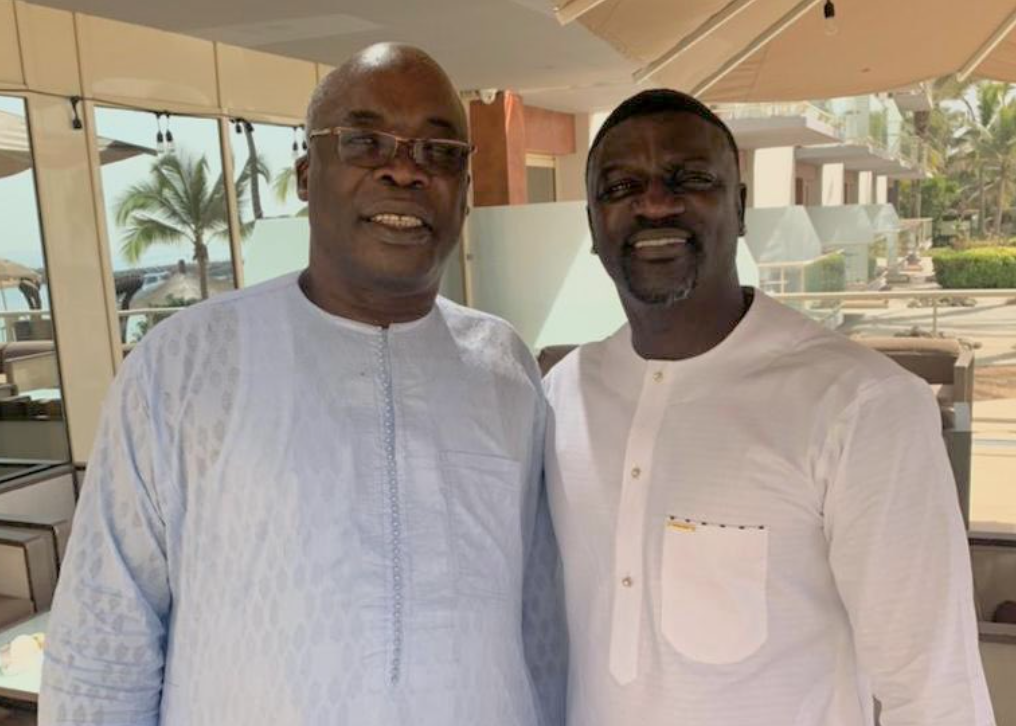 Décès Abdou Aziz Mbaye : Akon pleure son « mentor » et « père »