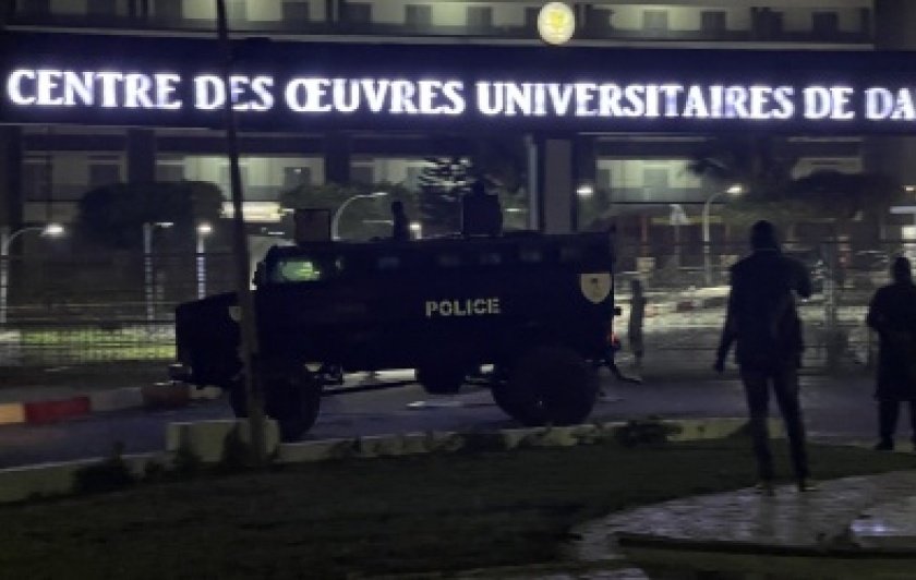 Bataille rangée entre étudiants à l'UCAD soldée par plusieurs blessés -  La police intervient dans l'espace universitaire pour  limiter les dégâts