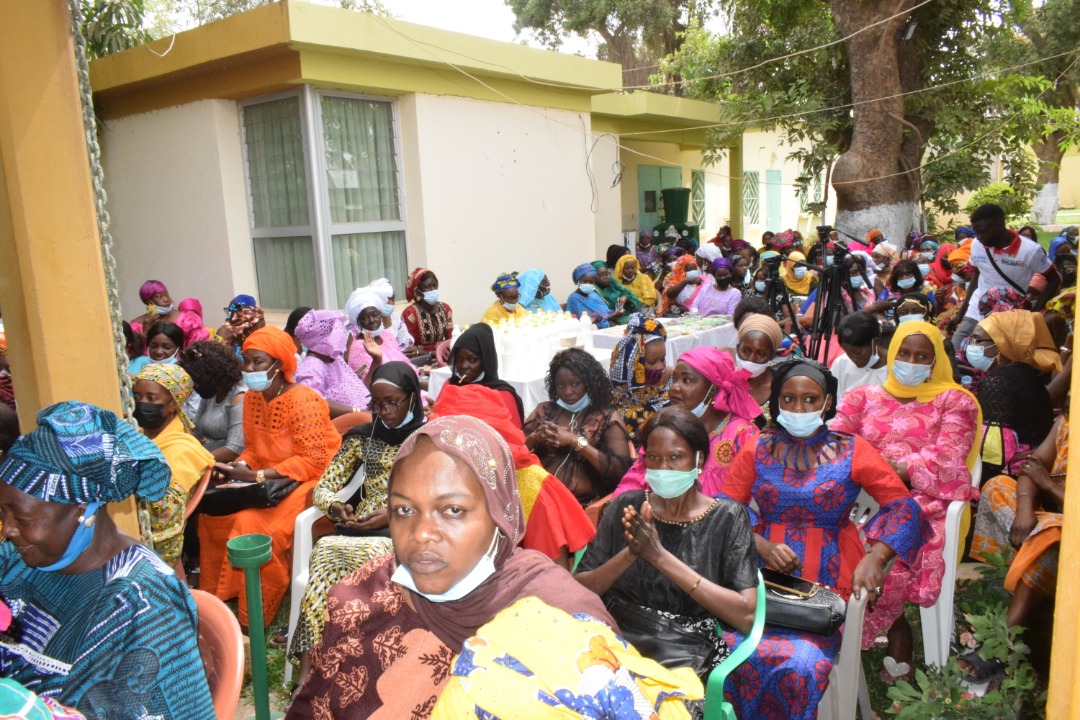 Thiès- Séminaire de Formation pour les femmes de Habib Niang de l'APR sur la gestion des financements (texte et vidéo)