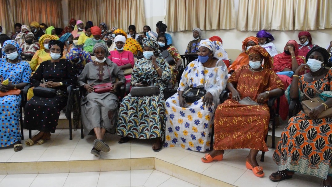 Thiès- Séminaire de Formation pour les femmes de Habib Niang de l'APR sur la gestion des financements (texte et vidéo)