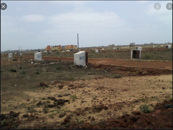 Spéculation foncière à Diamniadio: 3 présumés escrocs dont un huissier, déférés au parquet Spéculation foncière à Diamniadio: 3 présumés escrocs dont un huissier, déférés au parquet