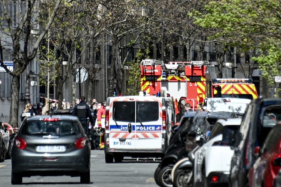 Coups de feu devant un hôpital à Paris, un mort et un blessé grave