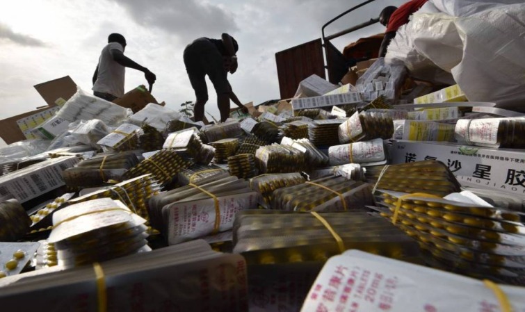 TROIS CAMIONS CHARGÉS DE FAUX MÉDICAMENTS INTERCEPTÉS, 2 PHARMACIENS ARRÊTÉS