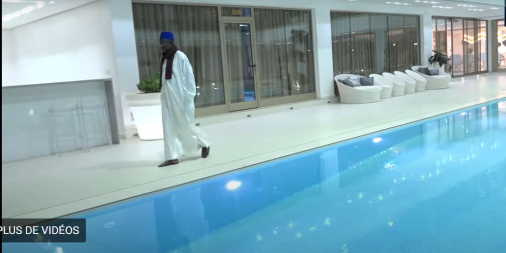 Zac Nguinth : Découvrez l’appartement de luxe réservé à Serigne Mountakha Mbacké chez Mbaye Guèye (EMG)