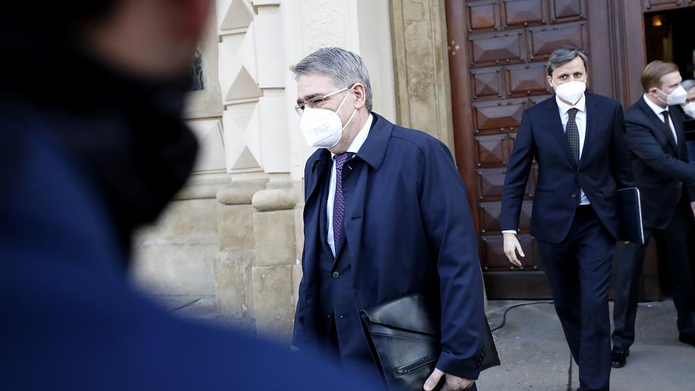 Prague va limiter le nombre de diplomates russes en poste, Moscou prépare la riposte